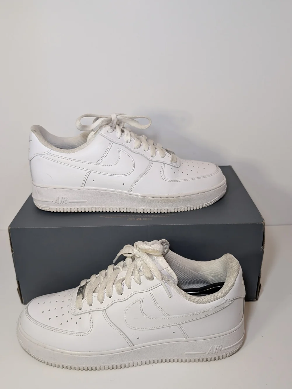 Nike Air Force 1 '07 Triple White Low Mens Size 9 Sneakers CW2288-111